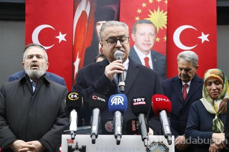 Diyarbakır'da dershane önündeki bombalı saldırıda ölenler anıldı
