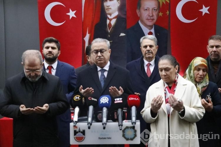 Diyarbakır'da dershane önündeki bombalı saldırıda ölenler anıldı
