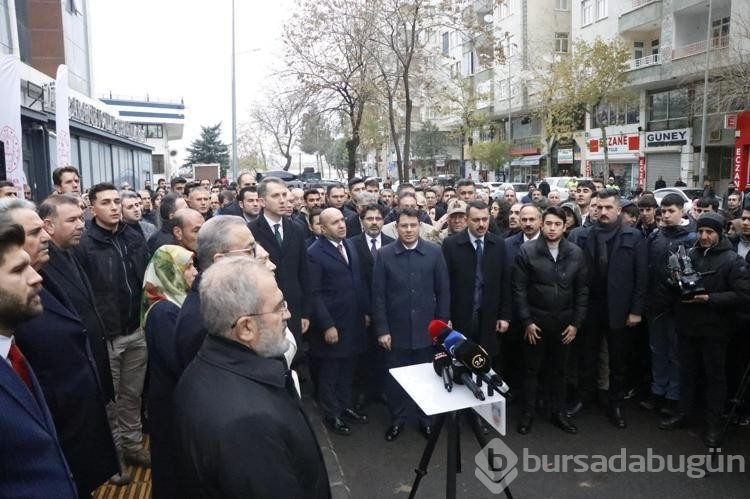 Diyarbakır'da dershane önündeki bombalı saldırıda ölenler anıldı
