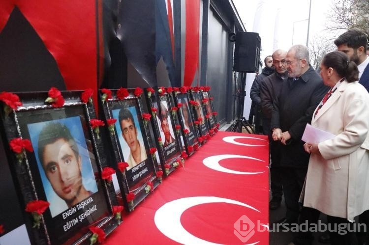 Diyarbakır'da dershane önündeki bombalı saldırıda ölenler anıldı
