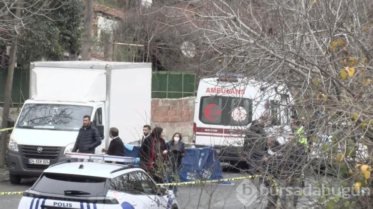 Gaziosmanpaşa'da aracına binerken minibüsün çarptığı sürücü hayatını kaybetti
