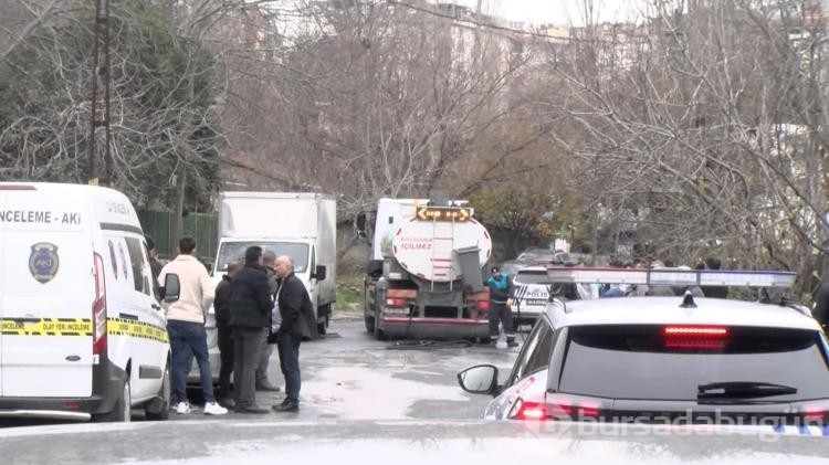 Gaziosmanpaşa'da aracına binerken minibüsün çarptığı sürücü hayatını kaybetti
