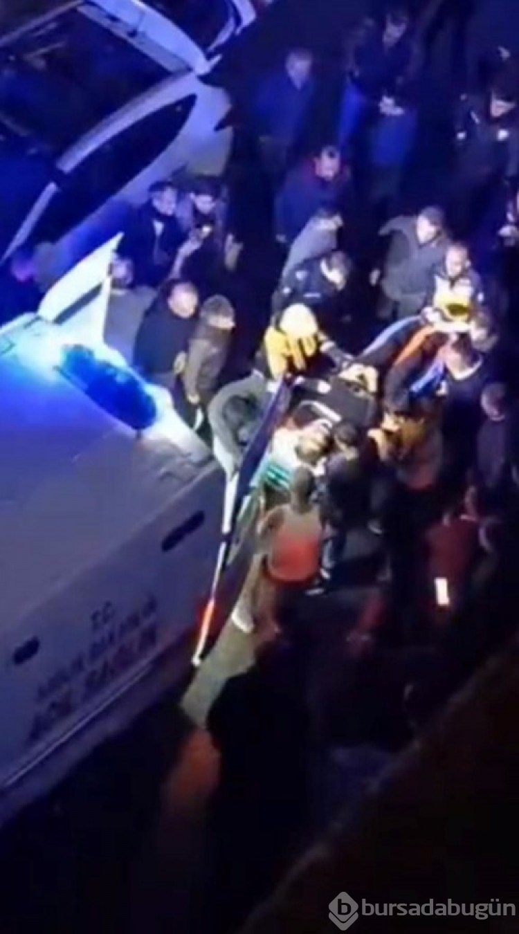İstanbul'da 4'üncü kattan otomobilin içine düşen işçi hastaneye kaldırıldı
