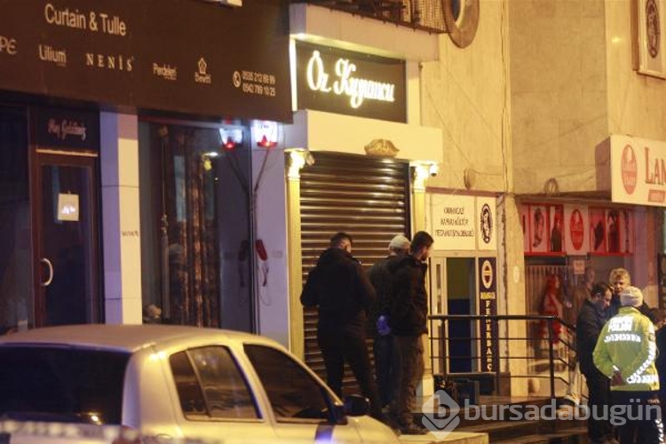 Kuyumcu müşterilerini dolandırıp kaçtı