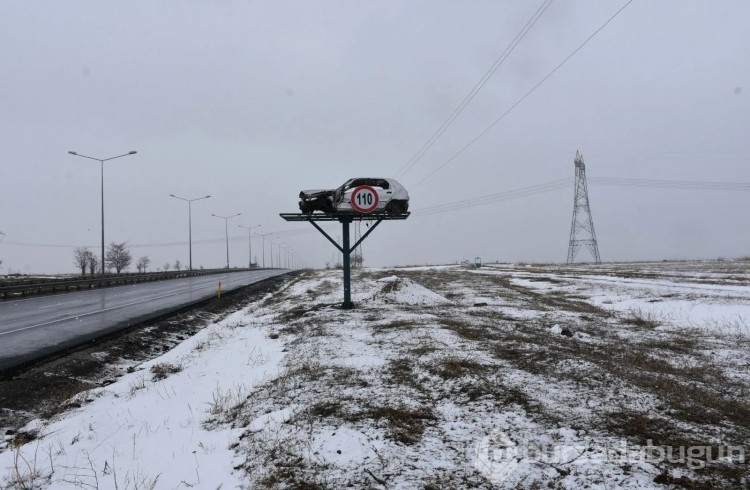 Erzurum'da kazayı önlemek için sürücülere dikkat çeken uyarı!
