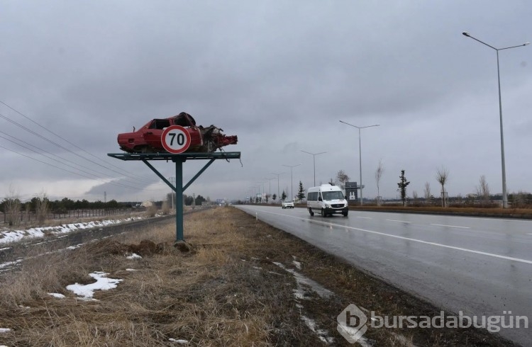 Erzurum'da kazayı önlemek için sürücülere dikkat çeken uyarı!
