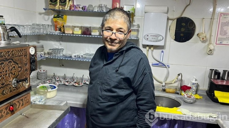 Çay ocağında siyaseti, küfürü ve uykuyu yasakladı