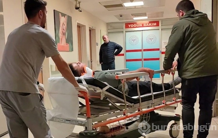 Bursa'da kontrolden çıkan otomobil yola uçtu
