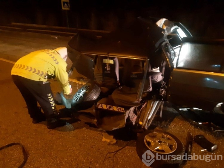Ankara'da araç ikiye bölündü
