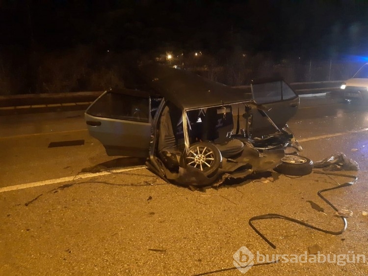 Ankara'da araç ikiye bölündü