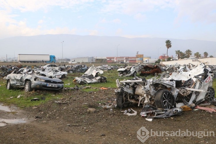 Hatay'da enkazdan çıkarılan 18 bin 931 araç sahiplerine teslim edildi
