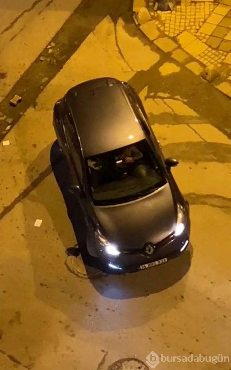 Ümraniye'de taşlı, sopalı trafik kavgası
