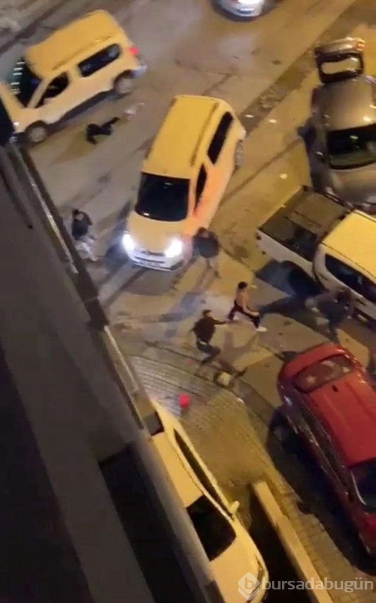 Ümraniye'de taşlı, sopalı trafik kavgası
