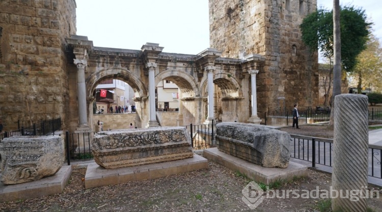 Hadrian Kapısı'nda çalışmalar başlıyor
