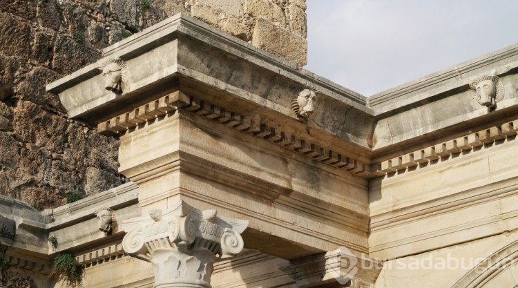 Hadrian Kapısı'nda çalışmalar başlıyor
