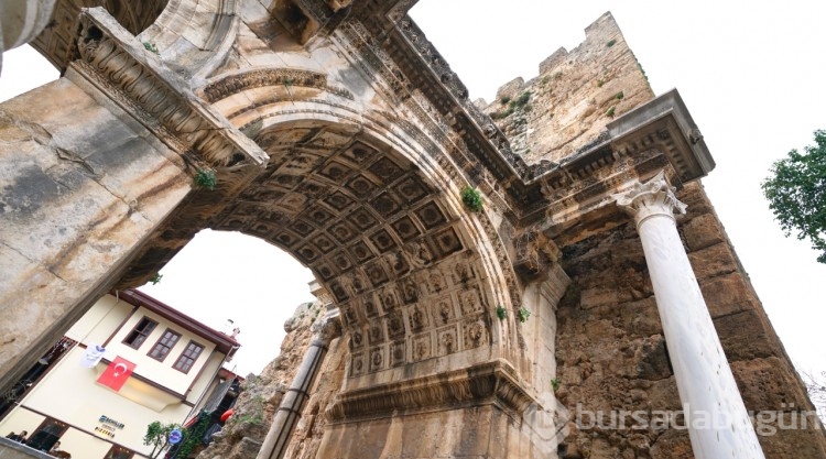 Hadrian Kapısı'nda çalışmalar başlıyor
