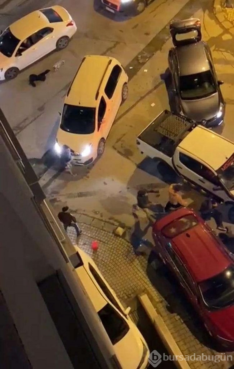 Ümraniye'de taşlı, sopalı trafik kavgası
