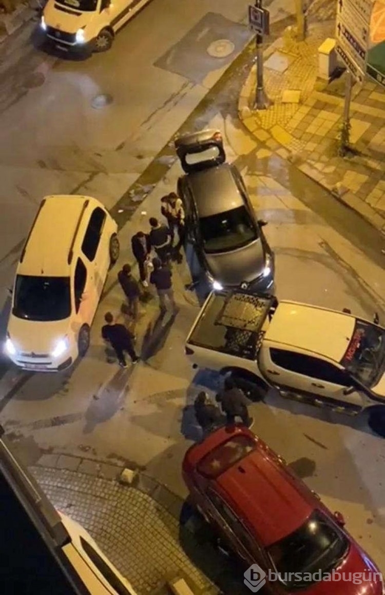 Ümraniye'de taşlı, sopalı trafik kavgası
