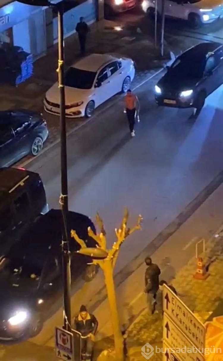 Ümraniye'de taşlı, sopalı trafik kavgası
