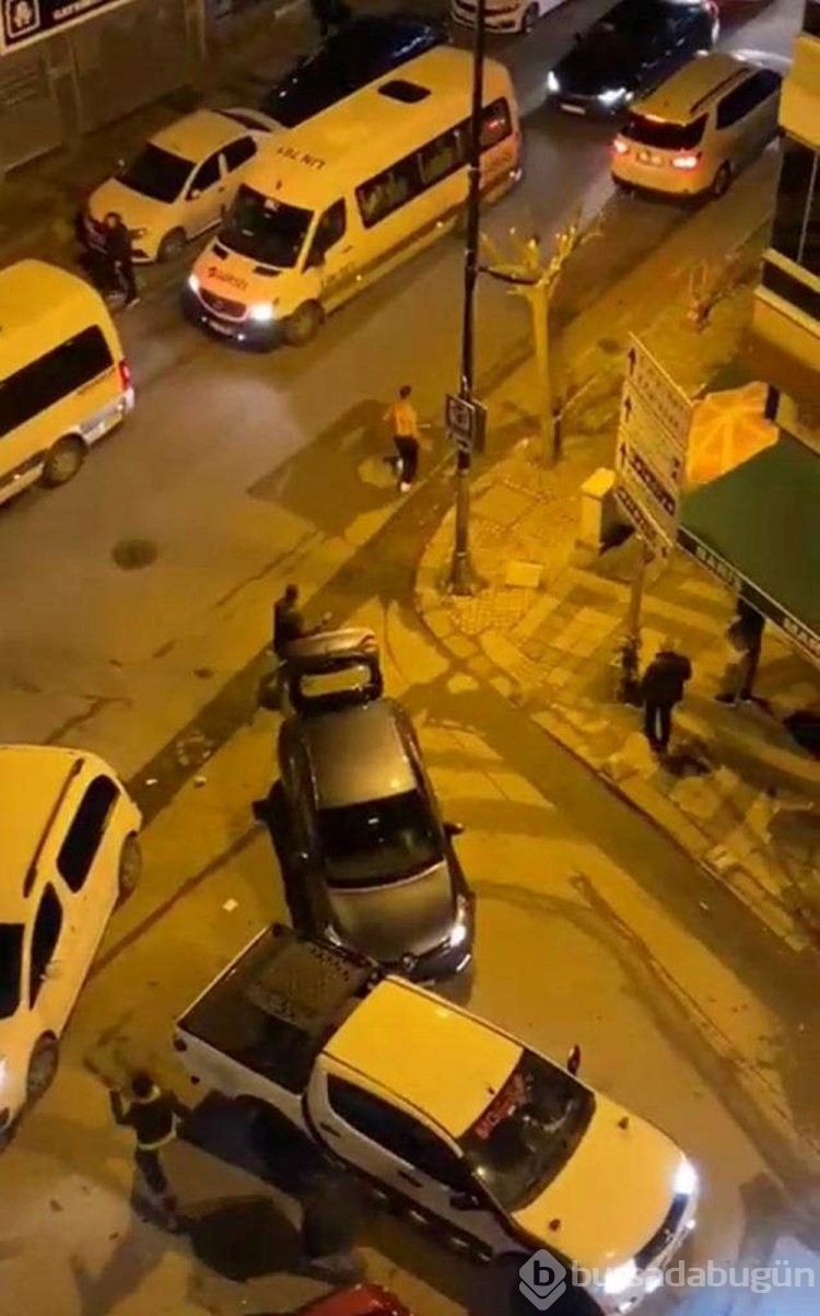 Ümraniye'de taşlı, sopalı trafik kavgası
