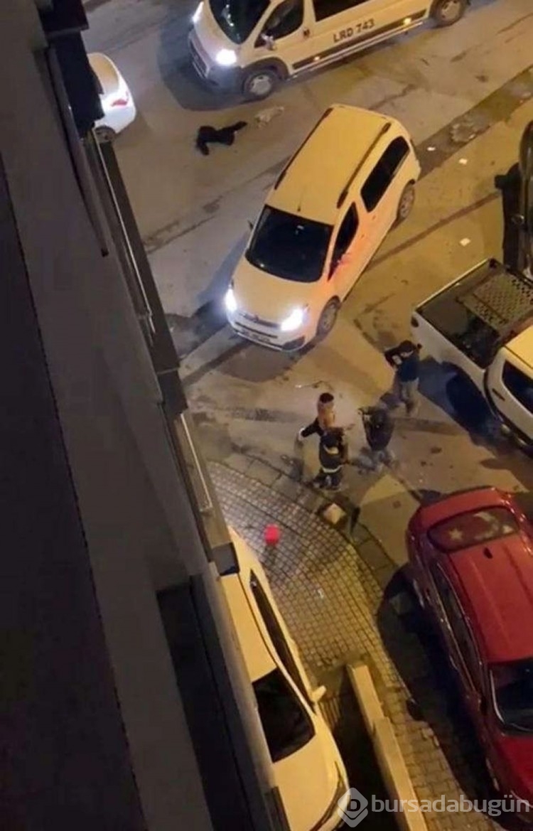 Ümraniye'de taşlı, sopalı trafik kavgası
