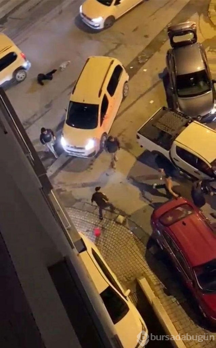 Ümraniye'de taşlı, sopalı trafik kavgası
