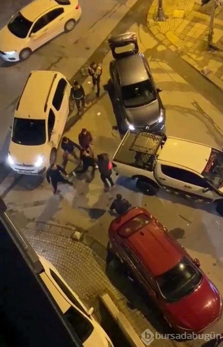Ümraniye'de taşlı, sopalı trafik kavgası
