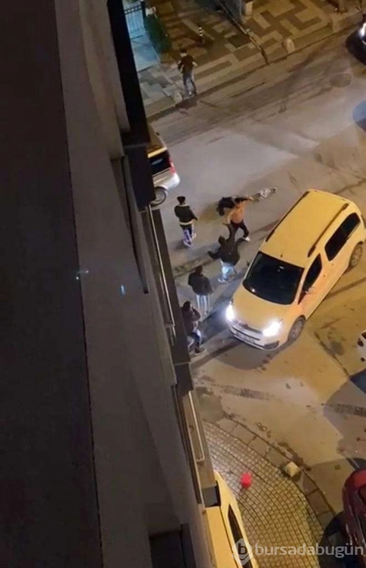 Ümraniye'de taşlı, sopalı trafik kavgası
