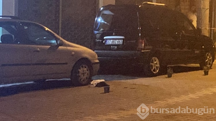 2 yıl önce boşandığı eşi tarafından sokak ortasında öldürüldü
