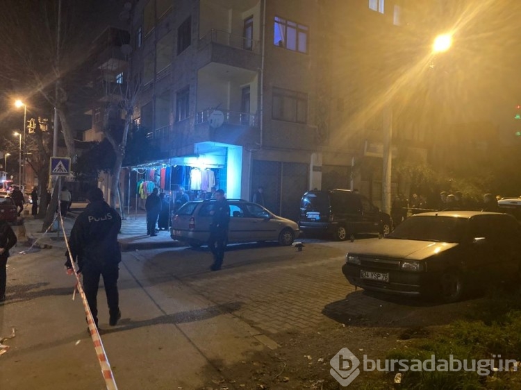 2 yıl önce boşandığı eşi tarafından sokak ortasında öldürüldü
