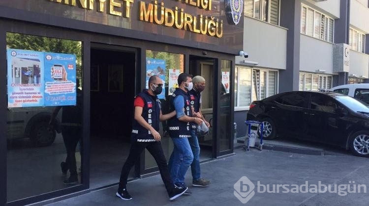 Baba ve kızının bıçaklanarak öldürüldüğü komşu kavgası kamerada
