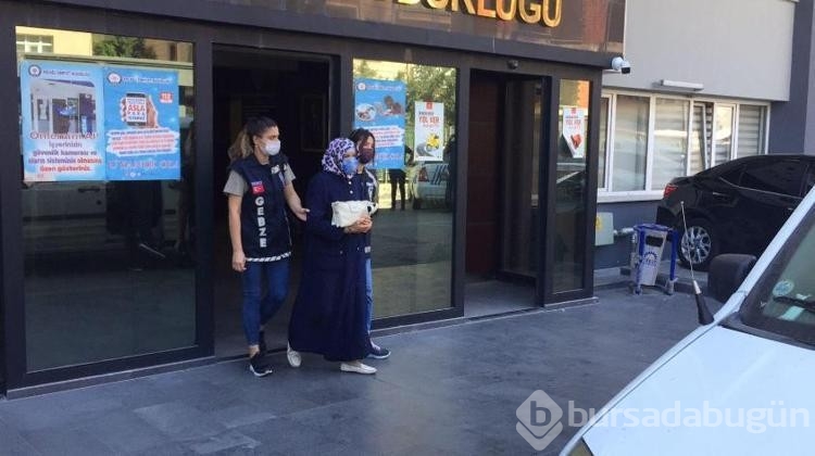 Baba ve kızının bıçaklanarak öldürüldüğü komşu kavgası kamerada
