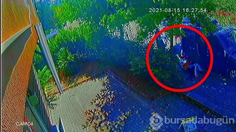 Baba ve kızının bıçaklanarak öldürüldüğü komşu kavgası kamerada
