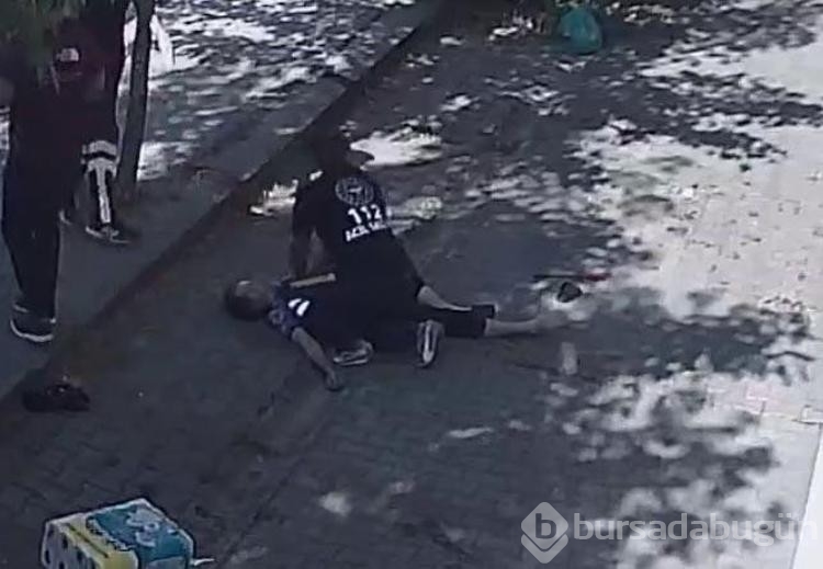 Baba ve kızının bıçaklanarak öldürüldüğü komşu kavgası kamerada
