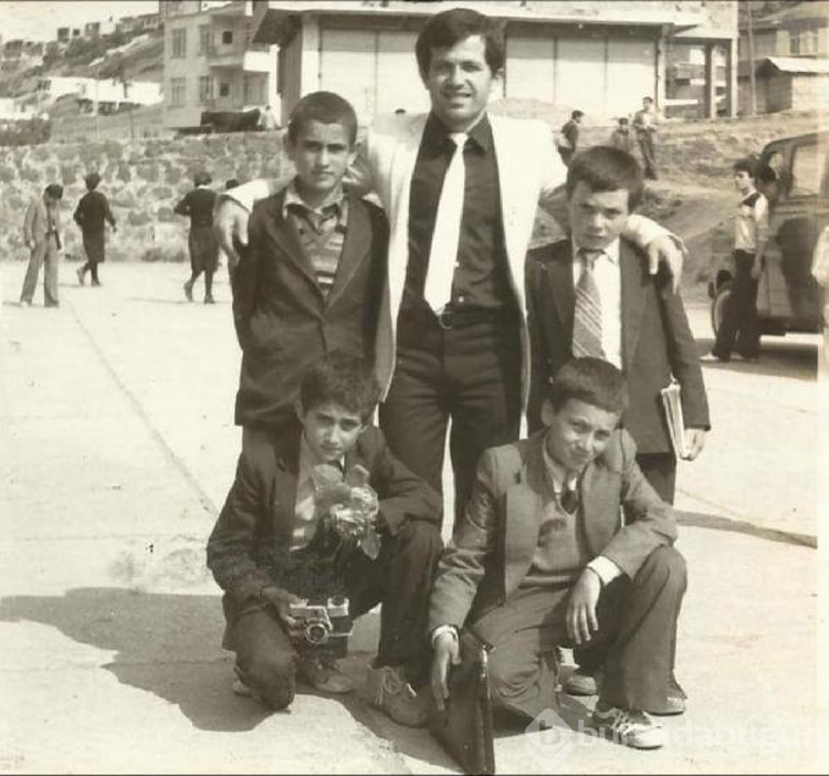 İlk atandığı okuldan 44 yıl sonra emekli oldu
