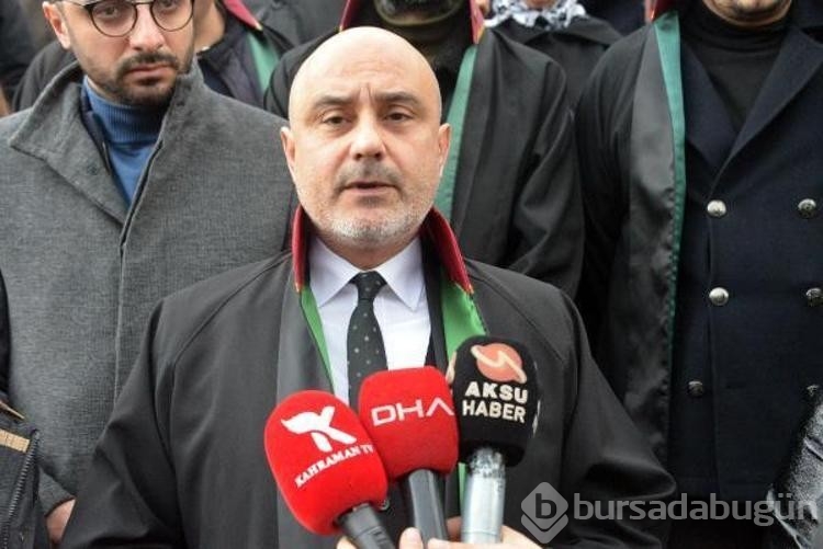 Depremde hayatını kaybedenlerin yakınlarından adliye önünde açıklama
