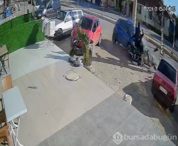 Kontrolden çıkan araç, otobüs bekleyenlere çarptı