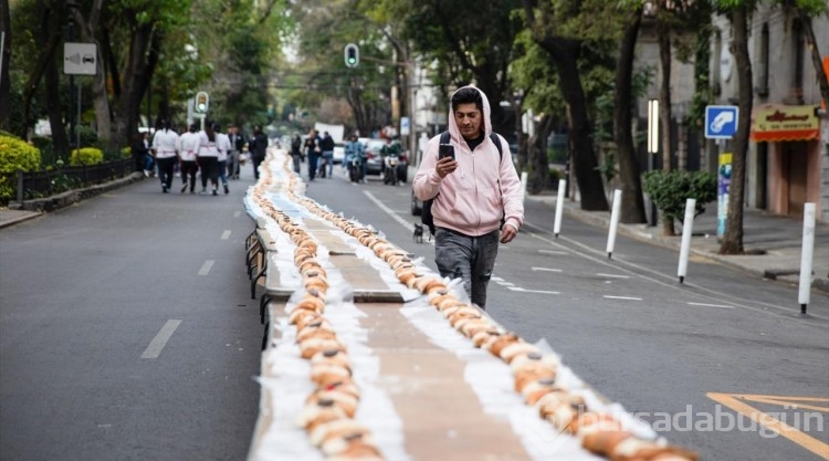4.5 km'lik hamur işi Guinness rekorunu kırdı
