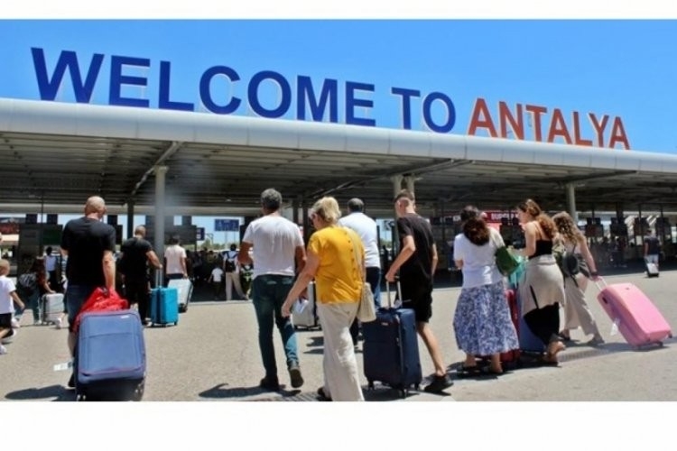 Antalya'da turist rekoru