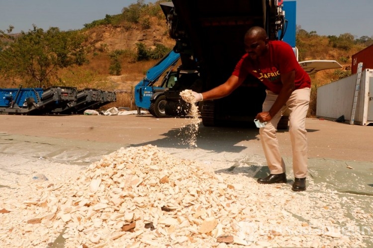 Nijerya'da 11,2 milyon dolar değerinde fildişi imha edildi
