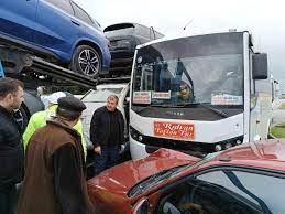 Samsun'da TIR anaokulu servisine çarptı!