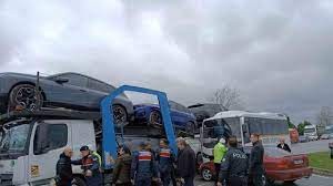 Samsun'da TIR anaokulu servisine çarptı!