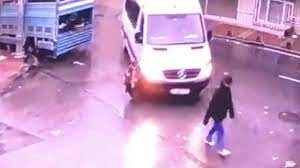 İstanbul'da servisin altında kalan beş yaşındaki çocuk hayatını kaybetti
