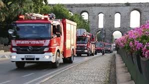 Bursa'da alev alev yanan ev küle döndü