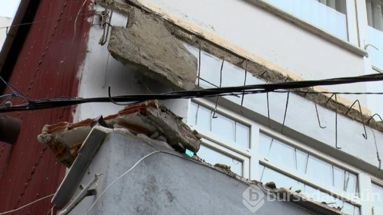 Kağıthane'de balkon çöktü