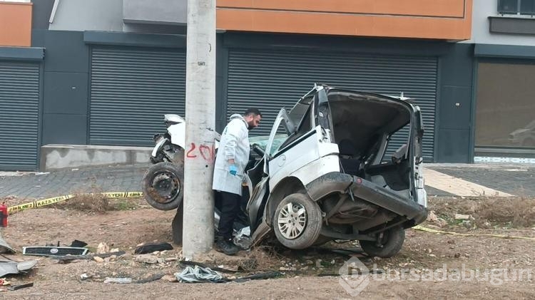 Beton direğe çarpan aracın sürücüsü öldü

