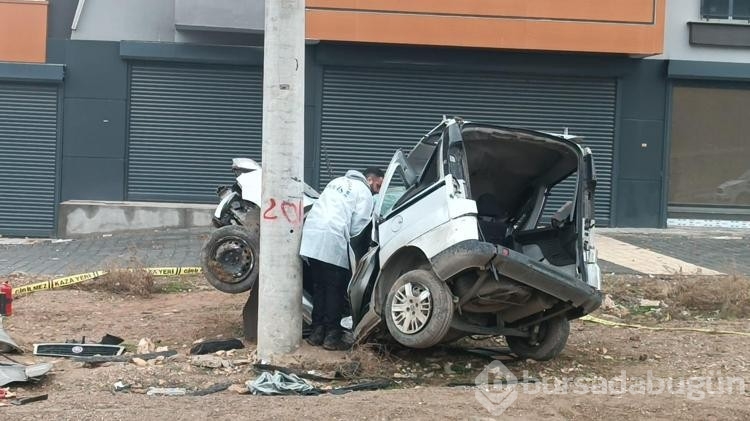 Beton direğe çarpan aracın sürücüsü öldü
