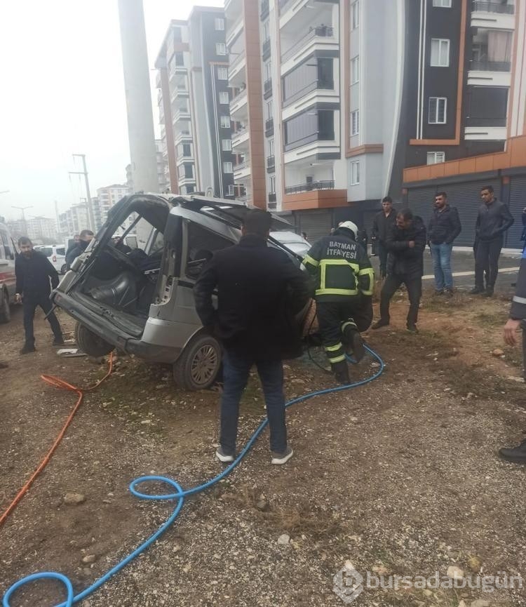 Beton direğe çarpan aracın sürücüsü öldü
