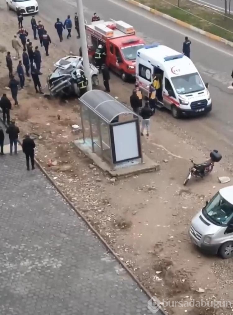 Beton direğe çarpan aracın sürücüsü öldü
