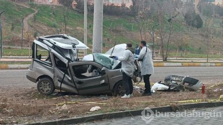 Beton direğe çarpan aracın sürücüsü öldü
